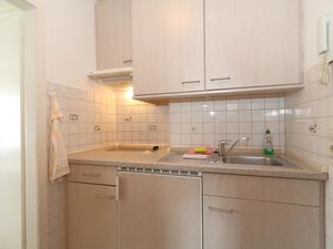 22127539-Ferienwohnung-2-Wenningstedt-300x225-5