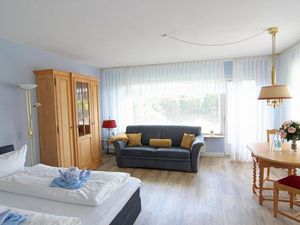 23276541-Ferienwohnung-2-Wenningstedt-300x225-4