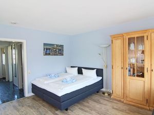 23276541-Ferienwohnung-2-Wenningstedt-300x225-5