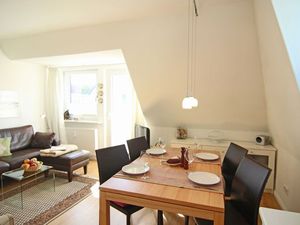 23276580-Ferienwohnung-2-Wenningstedt-300x225-2