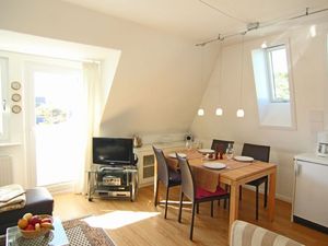 23276580-Ferienwohnung-2-Wenningstedt-300x225-3