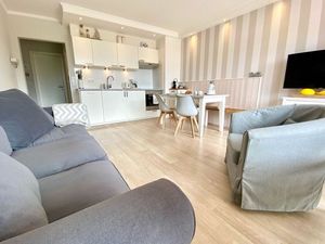 23276635-Ferienwohnung-2-Wenningstedt-300x225-2