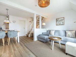 23910206-Ferienwohnung-3-Wenningstedt-300x225-2