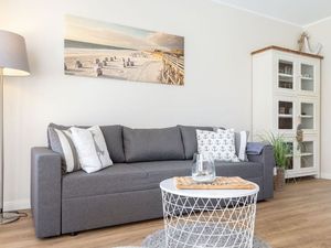 23910347-Ferienwohnung-2-Wenningstedt-300x225-3