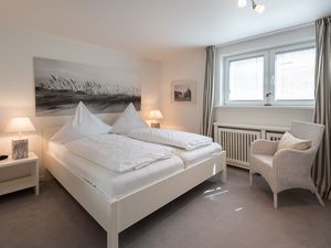 23874683-Ferienwohnung-3-Wenningstedt-300x225-3