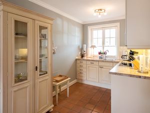 23874680-Ferienwohnung-2-Wenningstedt-300x225-2