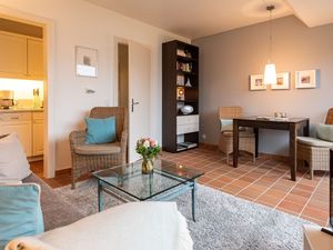 23874695-Ferienwohnung-2-Wenningstedt-300x225-1