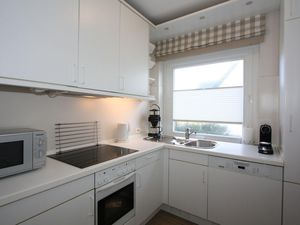 23874697-Ferienwohnung-4-Wenningstedt-300x225-3