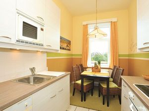 23874720-Ferienwohnung-4-Wenningstedt-300x225-1