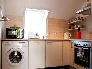 23874719-Ferienwohnung-4-Wenningstedt-300x225-3