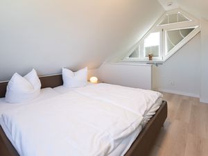 23874734-Ferienwohnung-4-Wenningstedt-300x225-5