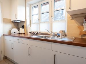 23874744-Ferienwohnung-4-Wenningstedt-300x225-3