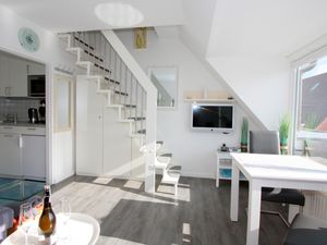 23874757-Ferienwohnung-2-Wenningstedt-300x225-1