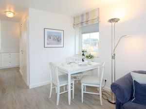 23874756-Ferienwohnung-3-Wenningstedt-300x225-2