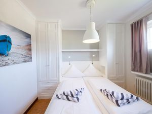 23874787-Ferienwohnung-2-Wenningstedt-300x225-2