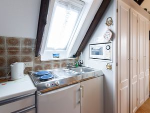 23874802-Ferienwohnung-2-Wenningstedt-300x225-3