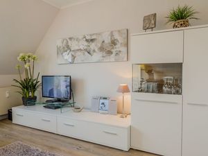 23882687-Ferienwohnung-2-Wenningstedt-300x225-3