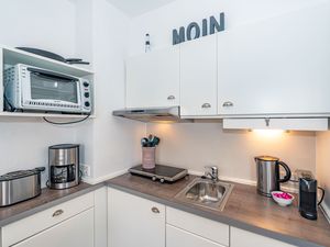 23882694-Ferienwohnung-2-Wenningstedt-300x225-4