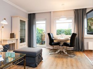 23882752-Ferienwohnung-3-Wenningstedt-300x225-2