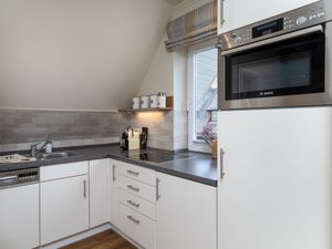 23874813-Ferienwohnung-3-Wenningstedt-300x225-2