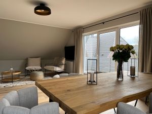 23993184-Ferienwohnung-4-Wenningstedt-300x225-0