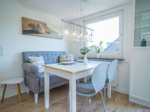 23679706-Ferienwohnung-2-Wenningstedt-300x225-3