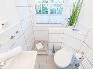 23874853-Ferienwohnung-3-Wenningstedt-300x225-4