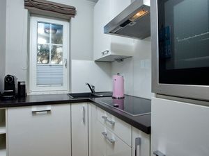 23960246-Ferienwohnung-6-Wenningstedt-300x225-0