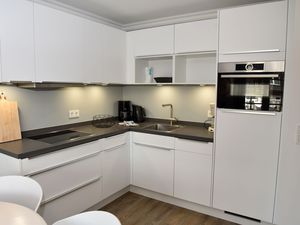 23974201-Ferienwohnung-4-Wenningstedt-300x225-4