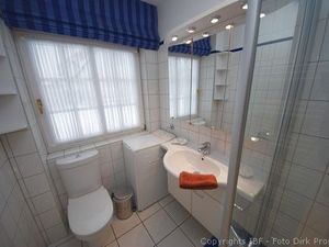 23974250-Ferienwohnung-4-Wenningstedt-300x225-4