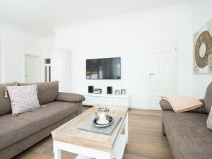 23974264-Ferienwohnung-4-Wenningstedt-300x225-4