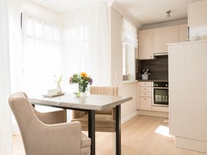 23974258-Ferienwohnung-3-Wenningstedt-300x225-4