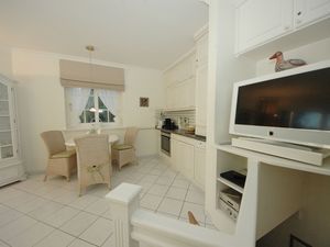 23974279-Ferienwohnung-2-Wenningstedt-300x225-3