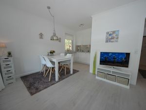 23974276-Ferienwohnung-5-Wenningstedt-300x225-3