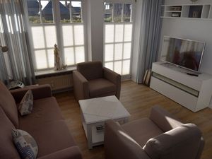 23974316-Ferienwohnung-4-Wenningstedt-300x225-1