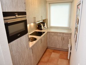 23974304-Ferienwohnung-2-Wenningstedt-300x225-3