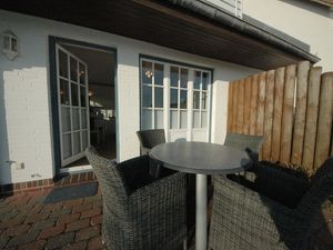 23974316-Ferienwohnung-4-Wenningstedt-300x225-5