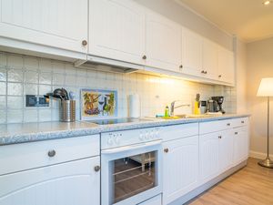 23981954-Ferienwohnung-4-Wenningstedt-300x225-5