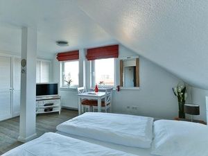 18712354-Ferienwohnung-2-Wenningstedt-300x225-2