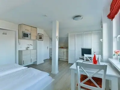 Ferienwohnung für 2 Personen (25 m²) in Wenningstedt 8/10