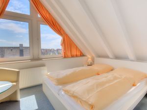 23566956-Ferienwohnung-4-Wenningstedt-300x225-4