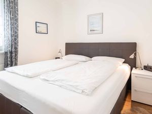 23874748-Ferienwohnung-4-Wenningstedt-300x225-4