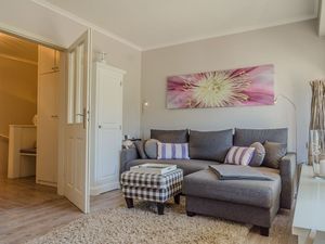 23882686-Ferienwohnung-4-Wenningstedt-300x225-1