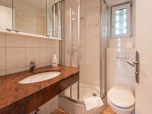 23874803-Ferienwohnung-2-Wenningstedt-300x225-4