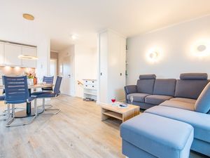 23970328-Ferienwohnung-4-Wenningstedt-300x225-0