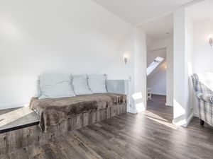 23970361-Ferienwohnung-2-Wenningstedt-300x225-4