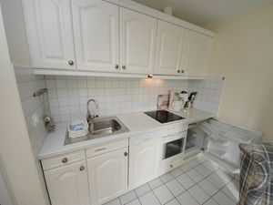 23974188-Ferienwohnung-2-Wenningstedt-300x225-5