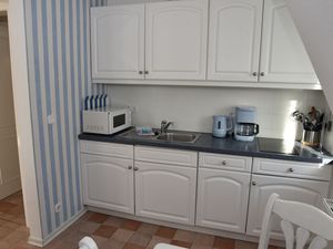 23974198-Ferienwohnung-2-Wenningstedt-300x225-3