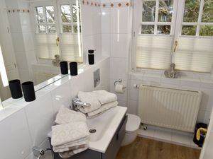 23974201-Ferienwohnung-4-Wenningstedt-300x225-5