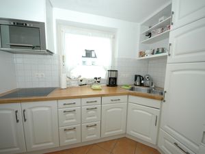 23974207-Ferienwohnung-4-Wenningstedt-300x225-5